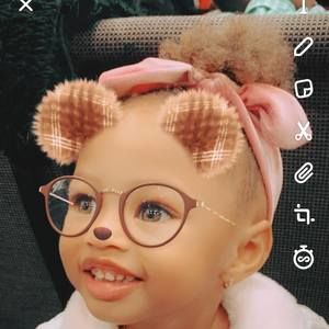 Meet your Posher, Elise